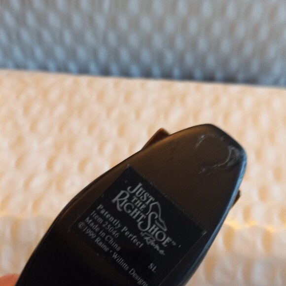 Just The Right Shoe  By Raine Patently Perfect  Mini Figurine 25046 - Picture 9 of 9